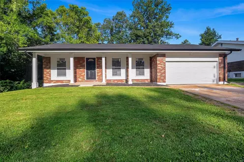 10634 Woodwind Dr, Saint Louis, MO 63136