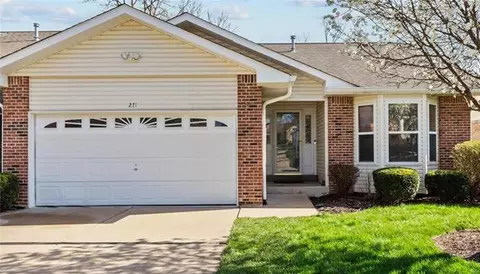 271 Southern Oaks Dr #22D, Saint Charles, MO 63303