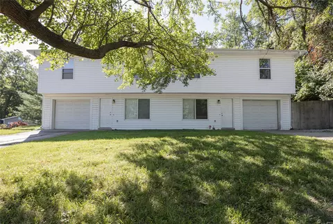 24 Charles Dr #A/B, Saint Charles, MO 63303