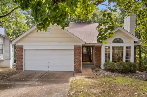 1947 Strawberry Ridge Dr, Ballwin, MO 63021