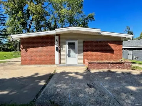 6661 Pepperidge Dr, Saint Louis, MO 63134
