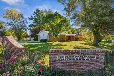 504 Monceau Dr, Saint Louis, MO 63135