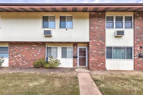 7502 Hazelcrest Dr #236, Hazelwood, MO 63042