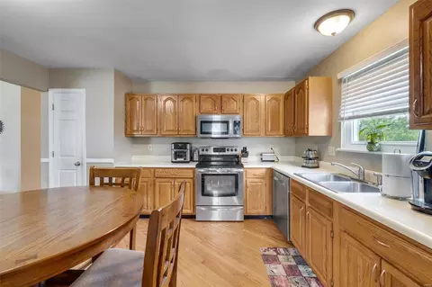 1329 Apple Valley Dr, O'fallon, MO 63366 photo 8