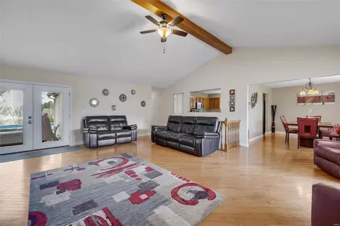 1329 Apple Valley Dr, O'fallon, MO 63366 photo 4