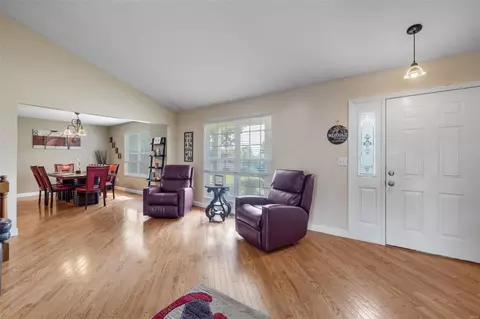 1329 Apple Valley Dr, O'fallon, MO 63366 photo 3