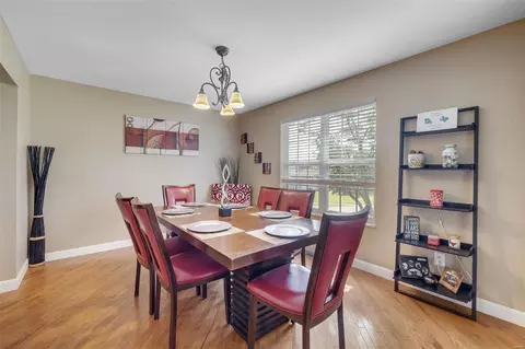 1329 Apple Valley Dr, O'fallon, MO 63366 photo 5