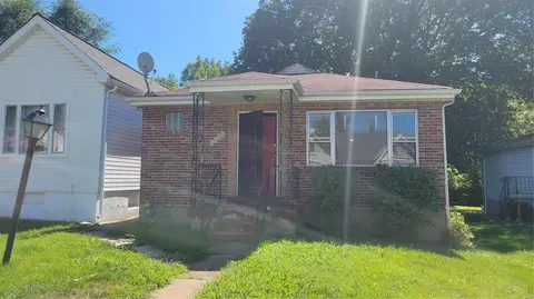 6616 Etzel Ave, Saint Louis, MO 63130