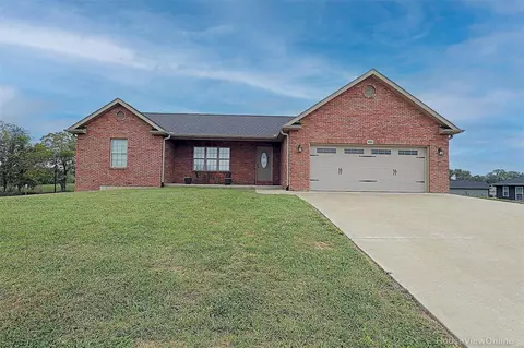 401 Spartan Dr, Jackson, MO 63755 photo 1