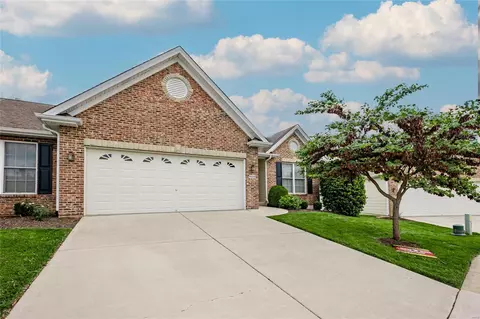 1608 Platinum Ct, O'fallon, MO 63366 photo 2