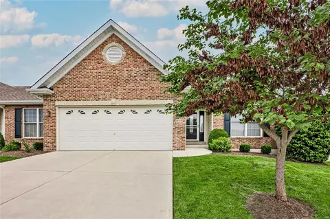 1608 Platinum Ct, O'fallon, MO 63366