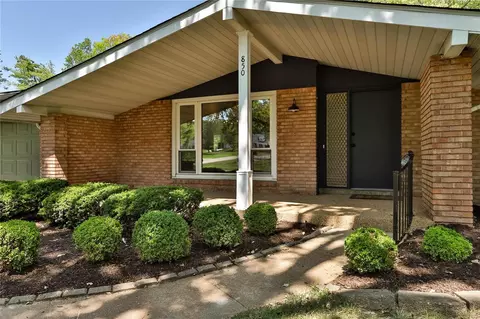850 Claymont Dr, Ballwin, MO 63011 photo 3