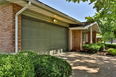 850 Claymont Dr, Ballwin, MO 63011 photo 4