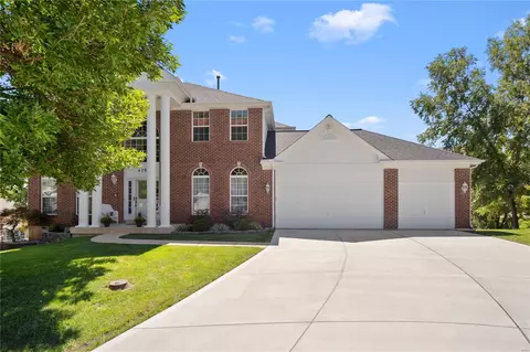 428 Roosevelt Woods Ct, Fenton, MO 63026
