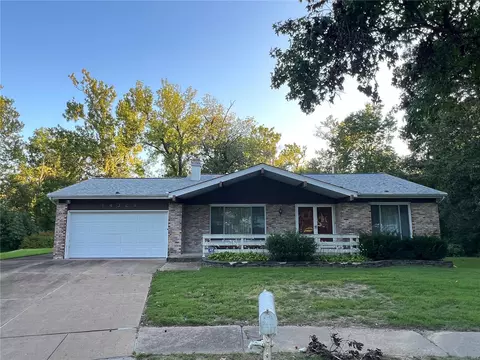 14329 Wild Fox Ct, Florissant, MO 63034