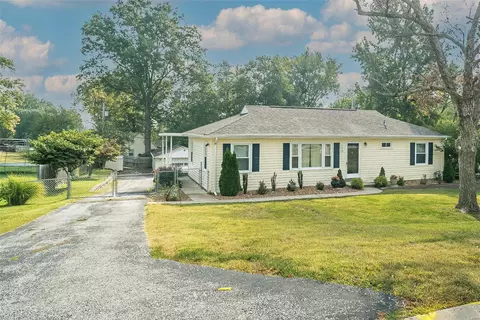 120 Lock Dr, Ballwin, MO 63011 photo 3
