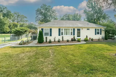 120 Lock Dr, Ballwin, MO 63011 photo 2