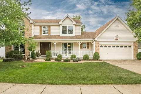 13100 Barrett Meadows Dr, Ballwin, MO 63021