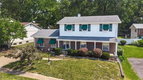 8848 Forest Heights Dr, Affton, MO 63123