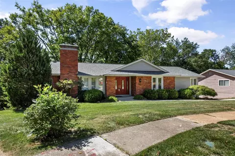 445 Maymont Dr, Ballwin, MO 63011 photo 4