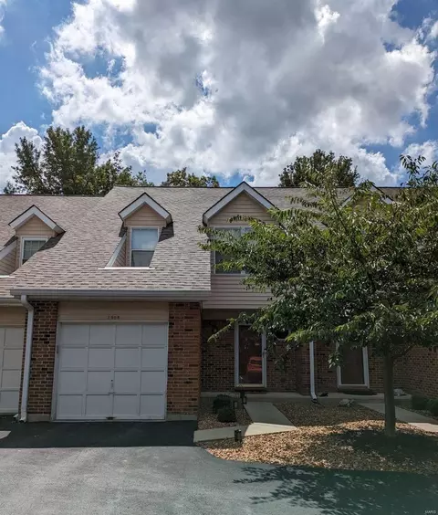 1008 Pocono Trl, Ballwin, MO 63021