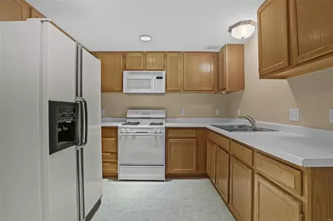 897 Hardcastle Dr, O'fallon, MO 63366 photo 21