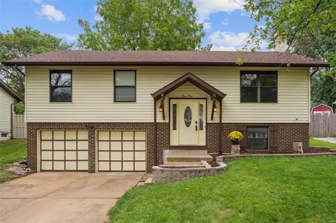 33 Wendy Ln, Saint Peters, MO 63376