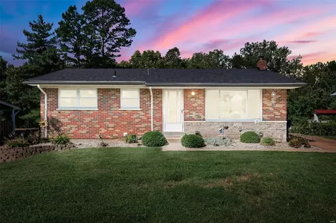 2205 Entity Ave, Saint Louis, MO 63114