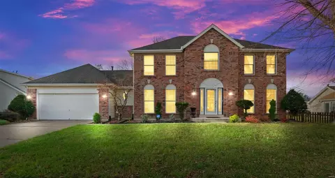826 Sprinters Row Dr, Florissant, MO 63034
