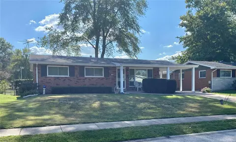 256 Alma Dr, Hazelwood, MO 63042