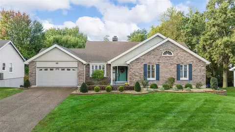 12 Karabair Rd, Saint Peters, MO 63376