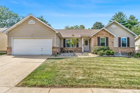 5221 Mild Dr, Saint Louis, MO 63129