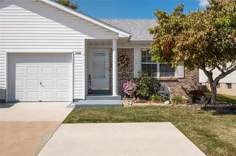 1749 Summergate Estates Dr, St Peters, MO 63303