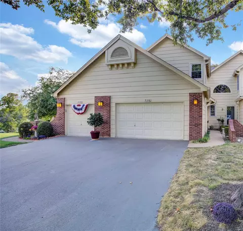 3156 Autumn Trace Dr, Maryland Heights, MO 63043