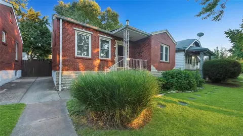 5210 Dewey Ave, Saint Louis, MO 63116