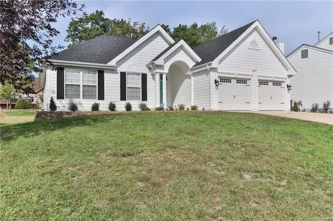 2627 Rockwood Pointe Ct, Grover, MO 63040