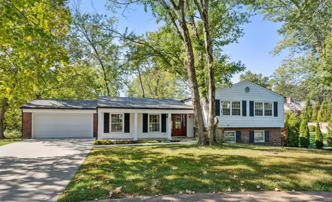 1345 Windsor Spring Ct, Kirkwood, MO 63122