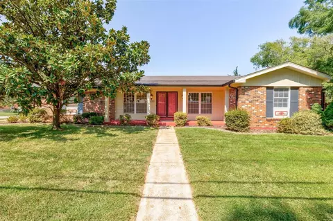 4435 Mattis Rd, Saint Louis, MO 63128