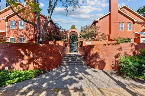 4525 Laclede Ave #10, Saint Louis, MO 63108