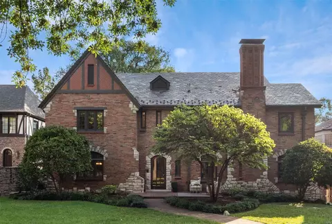 42 Broadview Dr, Clayton, MO 63105