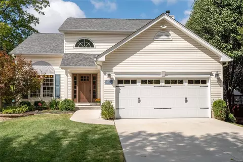 567 S Clay Ave, Saint Louis, MO 63122