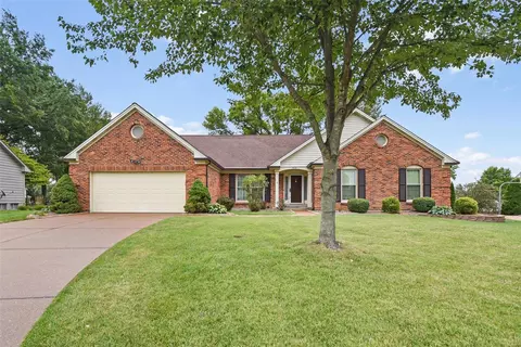 4710 Idecker Pl, Saint Louis, MO 63129