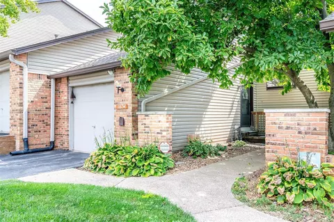 11634 Maple Glen Ct, Saint Louis, MO 63146