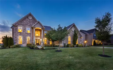 655 Brighton Heights Ct, Saint Louis, MO 63131