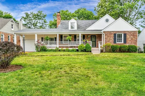 433 Fairway Ln, Saint Louis, MO 63122