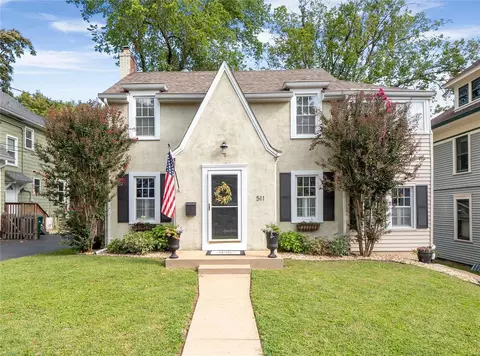 511 Newport Ave, Webster Groves, MO 63119
