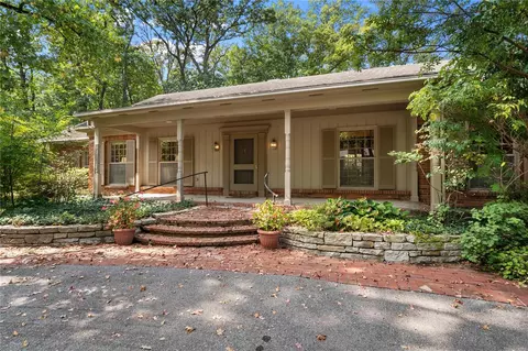 39 Portland Dr, Frontenac, MO 63131