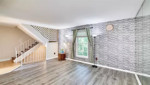 108 Carmel Woods Dr, Ellisville, MO 63021 photo 6