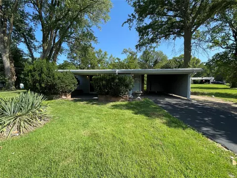 6631 Bitteroot Ln, Saint Louis, MO 63134
