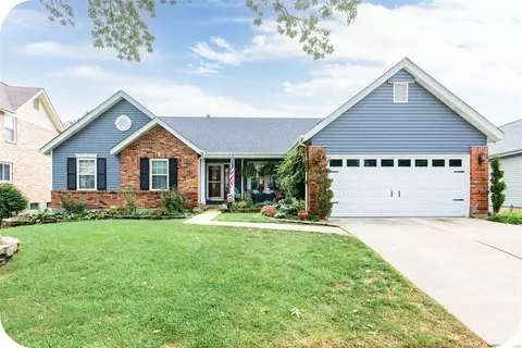 919 Oak Terrace Ct, Fenton, MO 63026